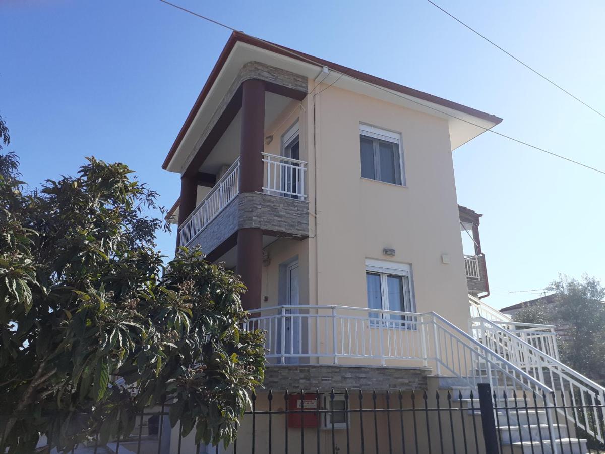 Polis΄ House Apartamento Vrasná Exterior foto