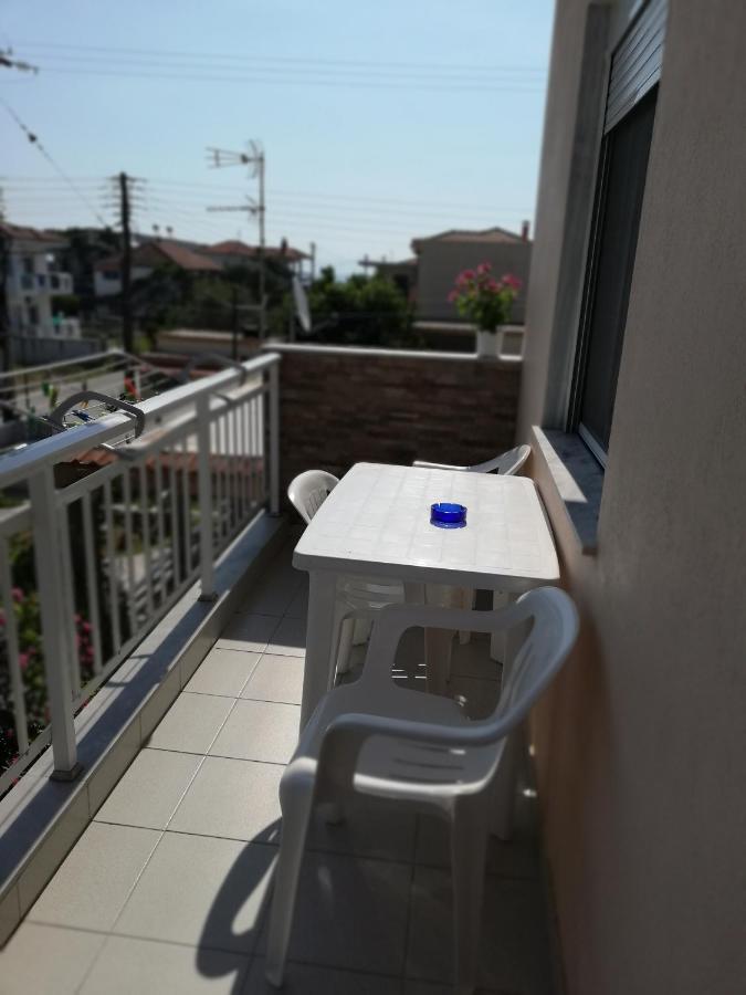 Polis΄ House Apartamento Vrasná Exterior foto