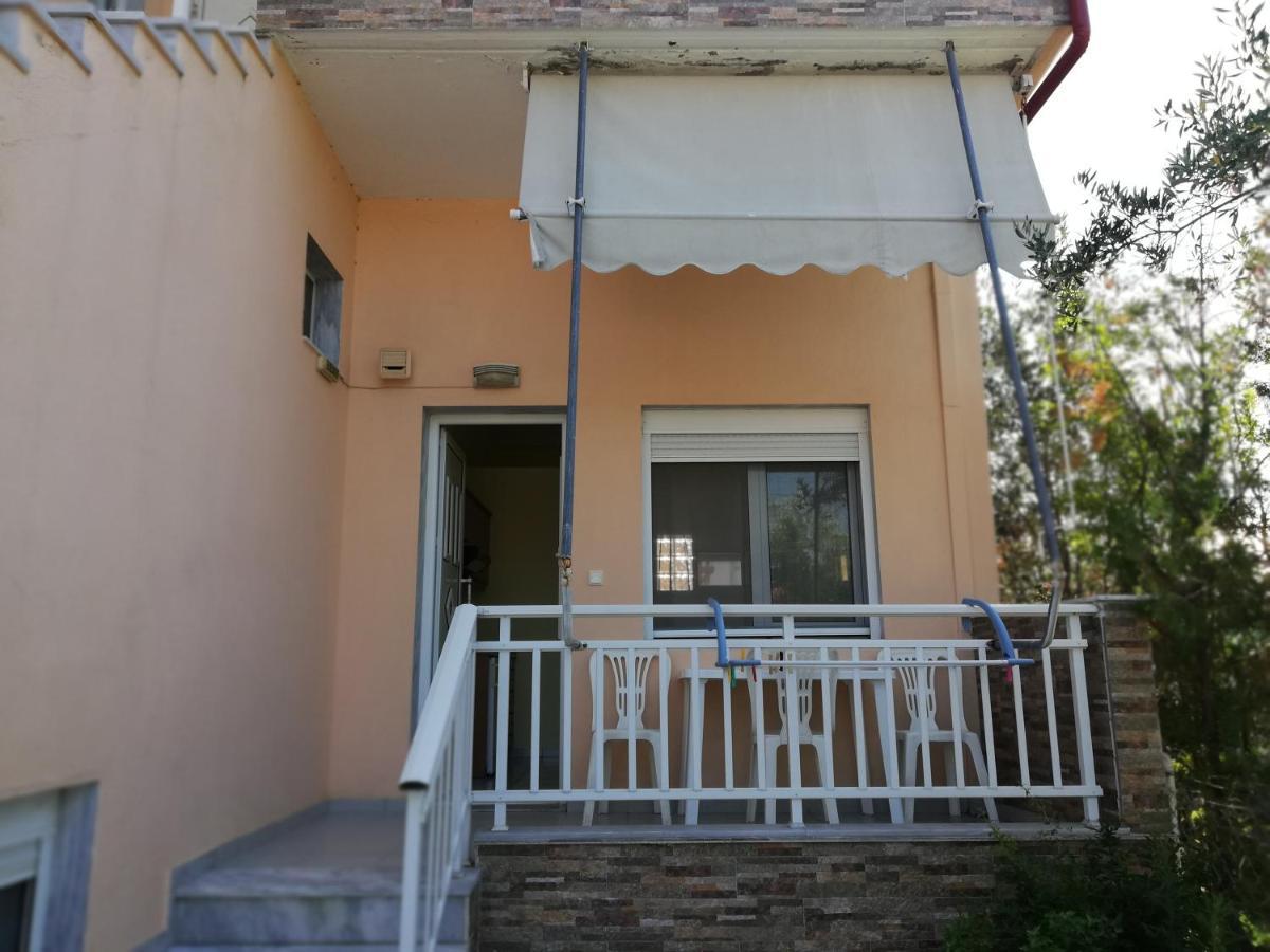 Polis΄ House Apartamento Vrasná Exterior foto