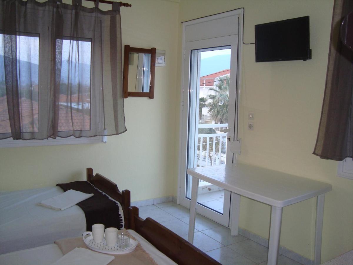 Polis΄ House Apartamento Vrasná Exterior foto