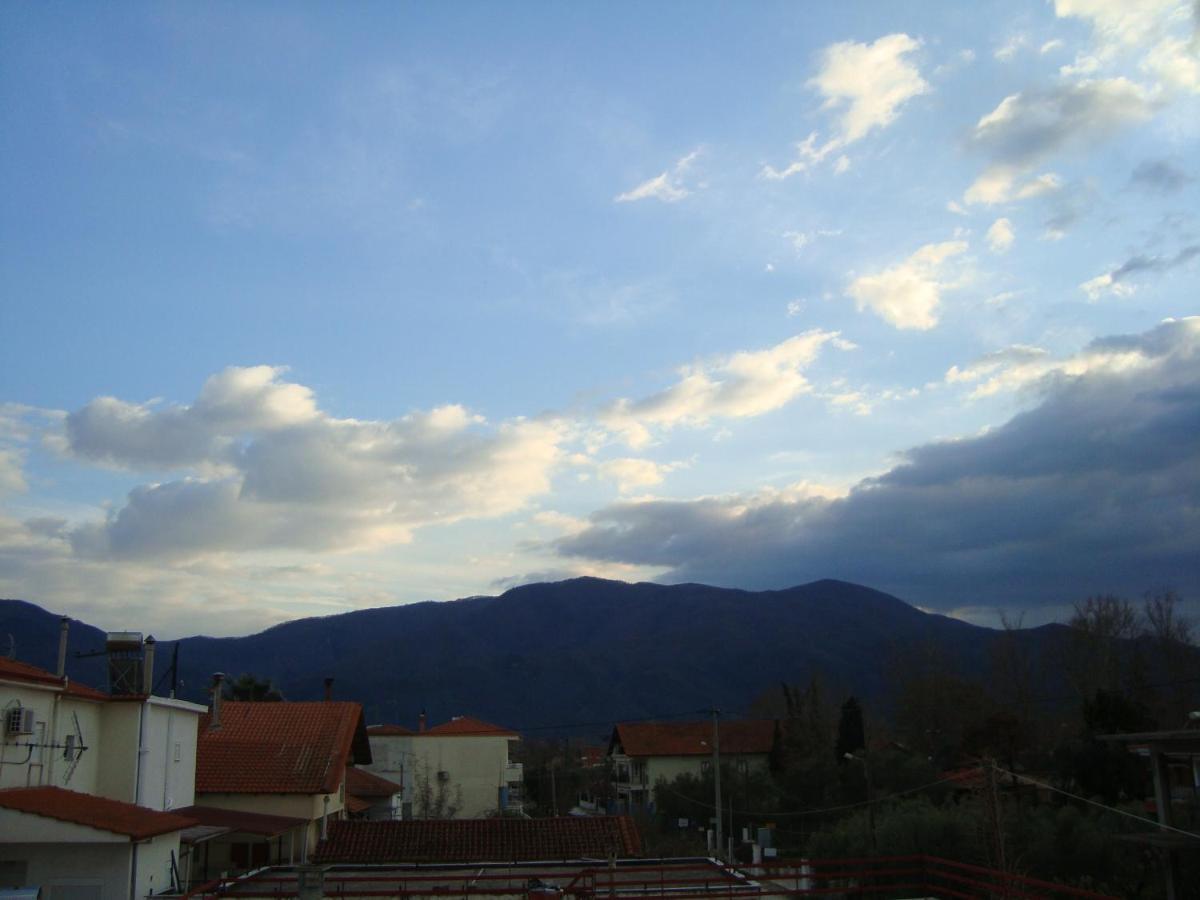 Polis΄ House Apartamento Vrasná Exterior foto