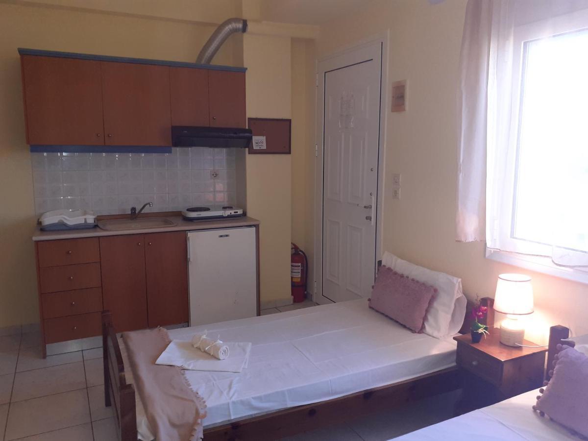 Polis΄ House Apartamento Vrasná Exterior foto
