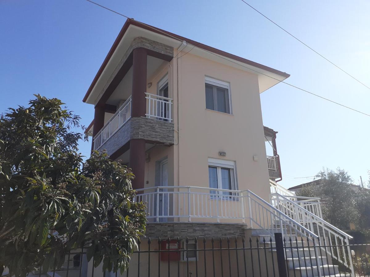 Polis΄ House Apartamento Vrasná Exterior foto