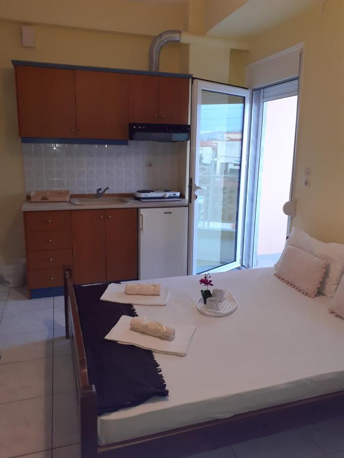 Polis΄ House Apartamento Vrasná Exterior foto