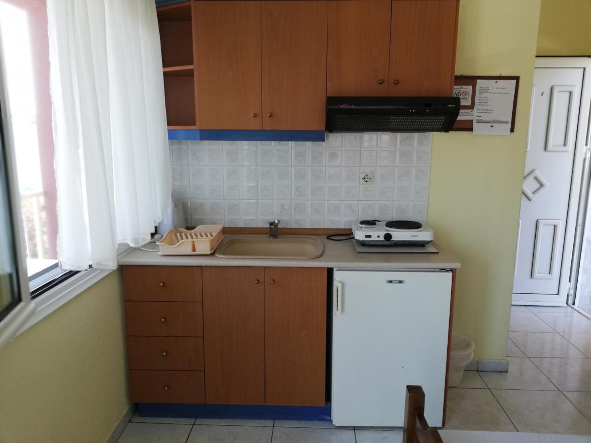 Polis΄ House Apartamento Vrasná Exterior foto