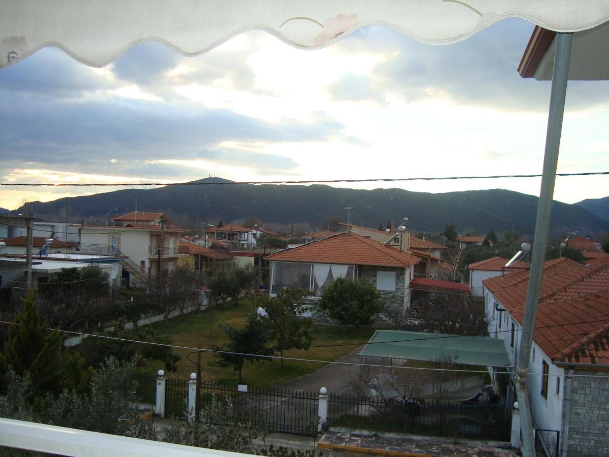 Polis΄ House Apartamento Vrasná Exterior foto