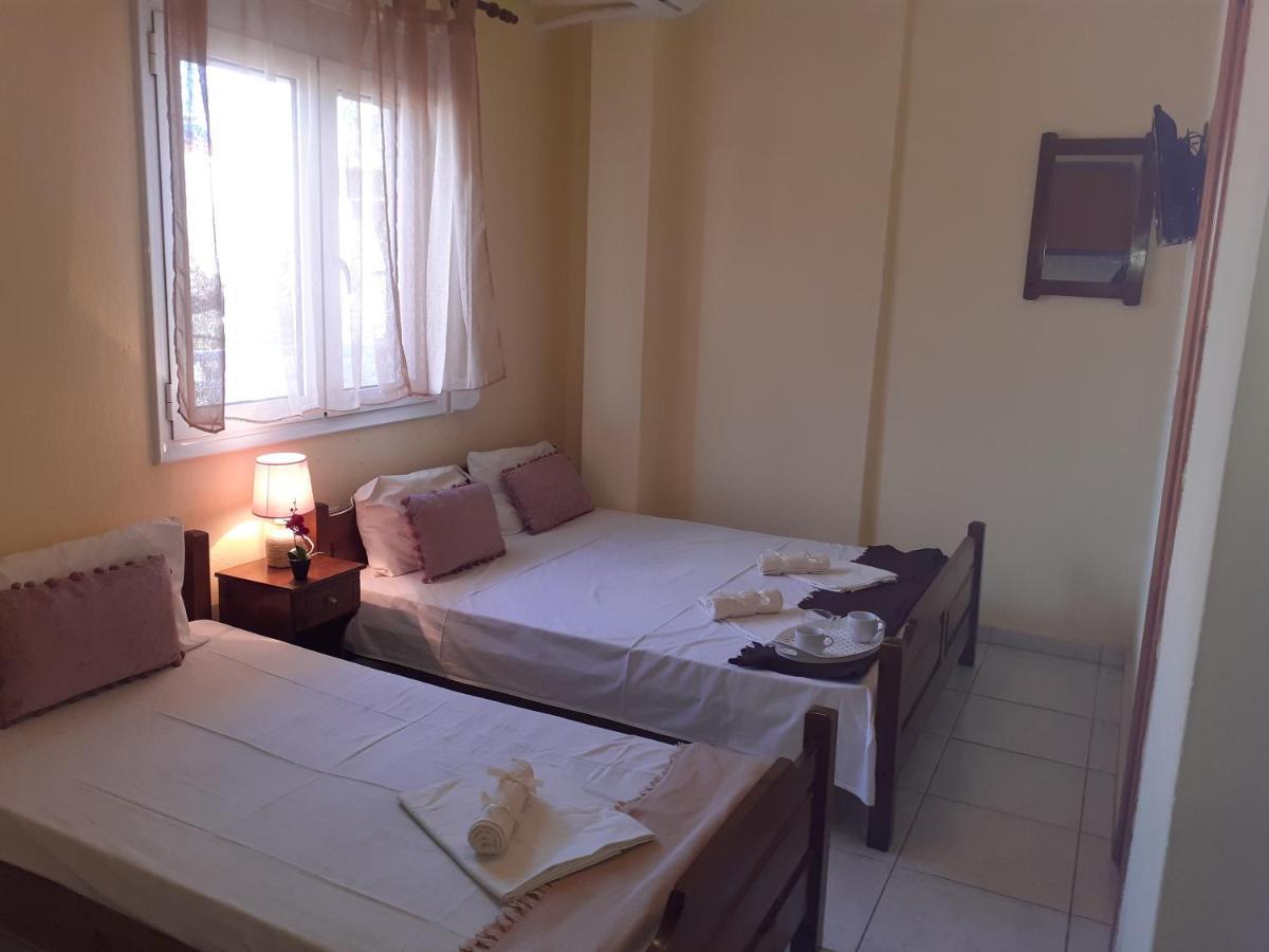 Polis΄ House Apartamento Vrasná Exterior foto
