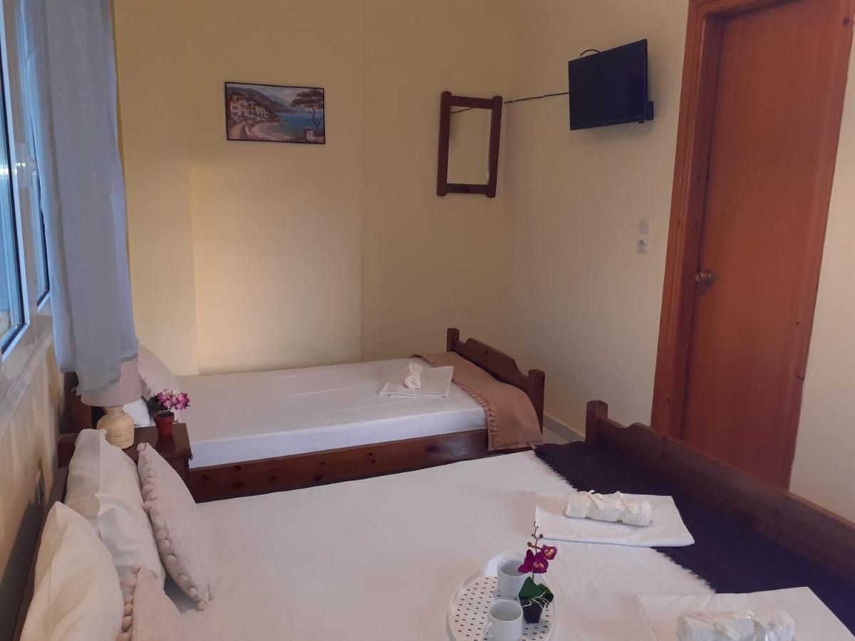 Polis΄ House Apartamento Vrasná Exterior foto