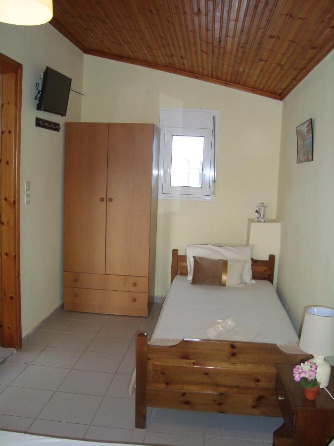 Polis΄ House Apartamento Vrasná Exterior foto