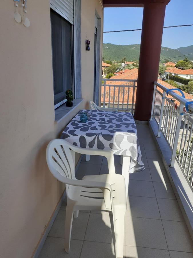 Polis΄ House Apartamento Vrasná Exterior foto